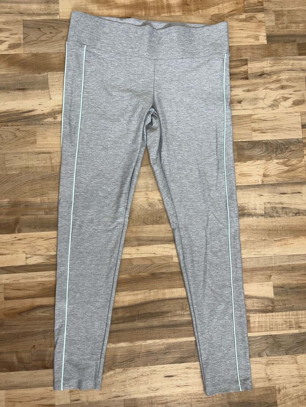Victoria's Secret PINK Yoga Leggings Size M Gray